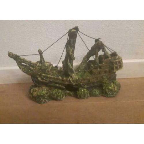 Mooie groot nieuw sierelement: scheepswrak! 10€