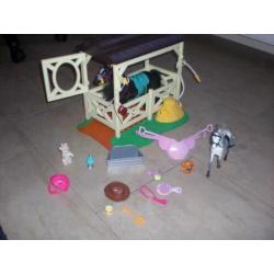 barbie eetkamer/keuken.stal/hemelbed