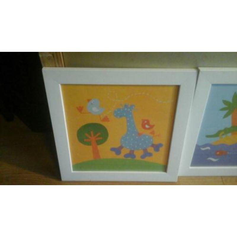 ??KINDERKAMER DRUKWERKJES? IN HOUTEN WISSELIJST(l.30x30cm)