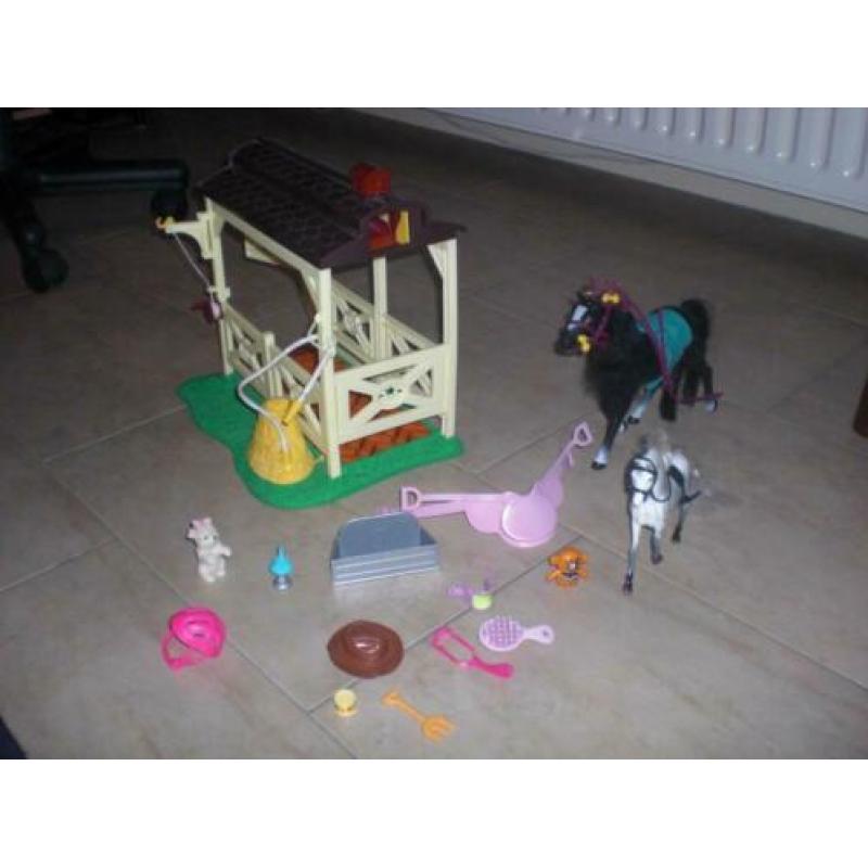 barbie eetkamer/keuken.stal/hemelbed