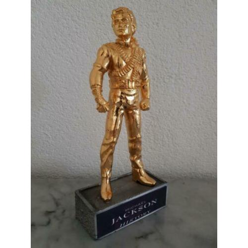 Michael Jackson History beeld verguld