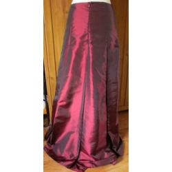 Lange bordeaux rok (maat 36)