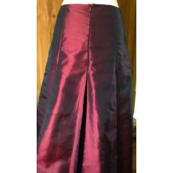 Lange bordeaux rok (maat 36)