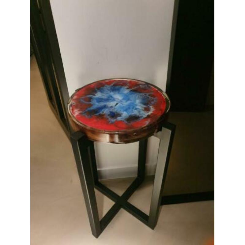 Hoge bijzettafel/sidetable EPOXY met eiken (EYE-CATCHER!!!)