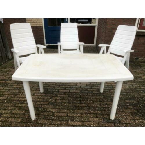 3 tuinstoelen met tafel - wit