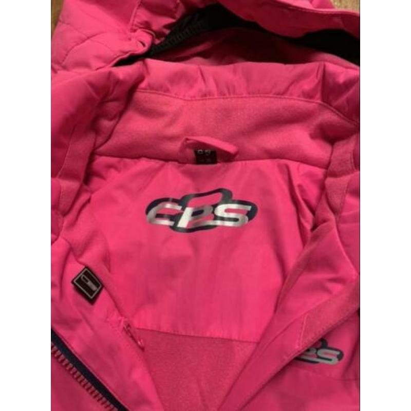 Leuke roze ski-jas maat 128. Helaas nooit aan gehad