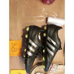 Slippers mt 40 voetbalschoenen mt 38 teenslippers mt35