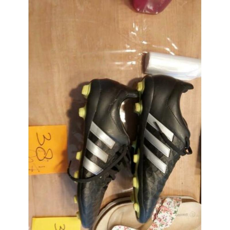 Slippers mt 40 voetbalschoenen mt 38 teenslippers mt35