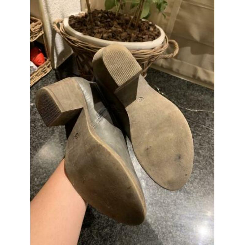 Grijze laarsjes met studs mt42 ZGAN