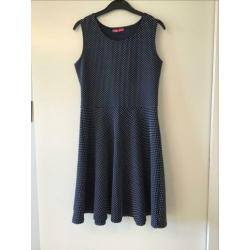 Jurkje blauw met witte stipjes mt 164