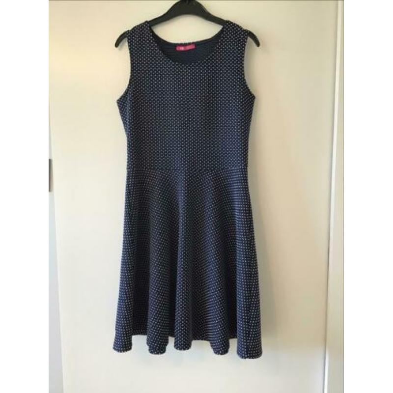 Jurkje blauw met witte stipjes mt 164