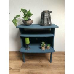 Super leuke sidetable te koop (blauwig van kleur)