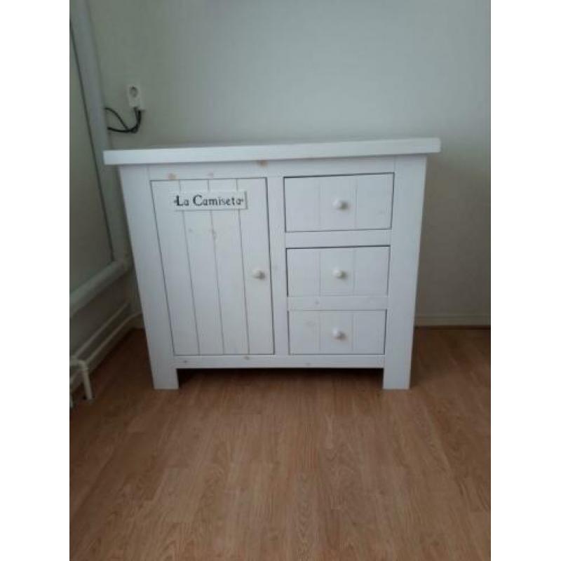 Baby ledikant en commode