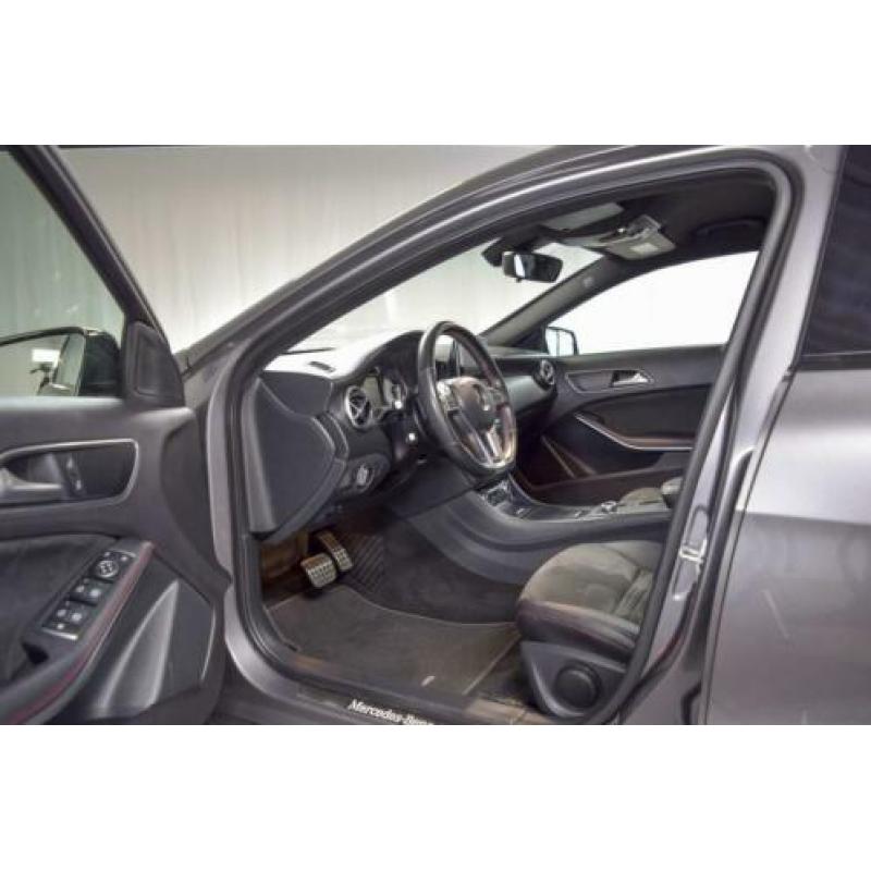 Mercedes-Benz A-Klasse 180 Ambition AMG Line (bj 2015)