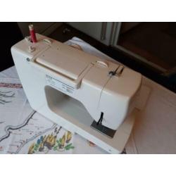 Toyota naaimachine , bijna nieuw