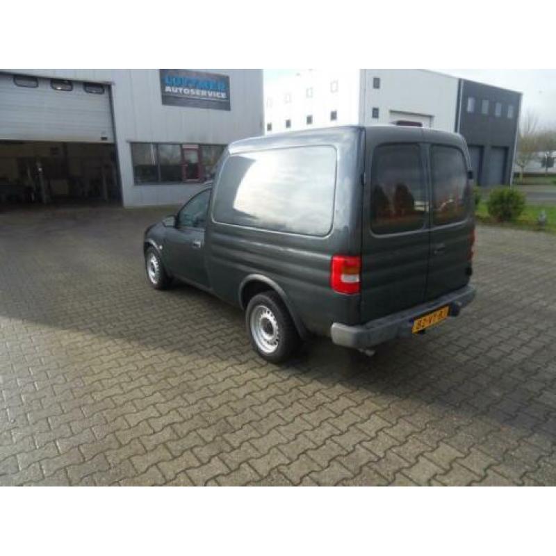 Opel Combo 1.7 D stuurbekrachtiging altijd 25 auto,s op voor