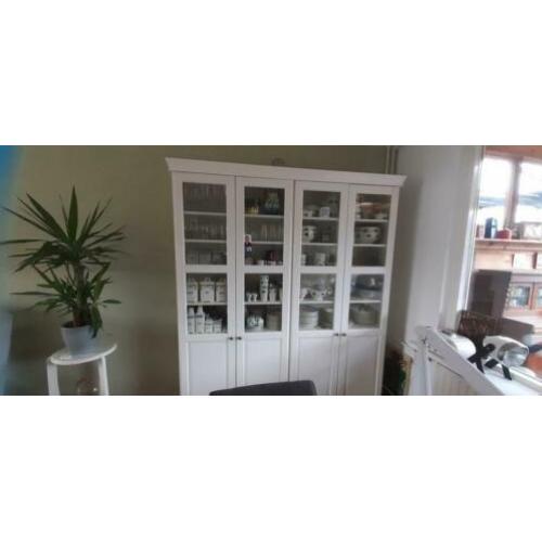Witte ikea Liatorp servies kast ( 2 stuks ). DIRECT AFHALEN
