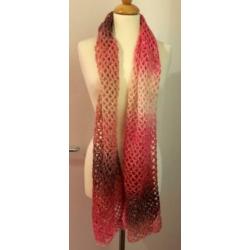 Nieuwe roze sjaal.