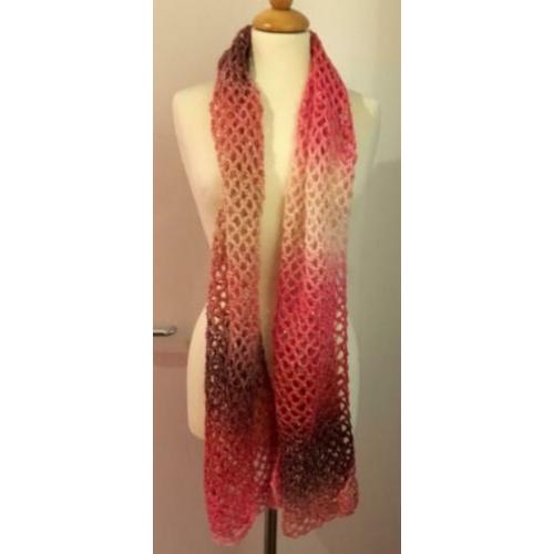 Nieuwe roze sjaal.