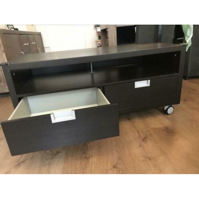 Ikea tv meubel met wieltjes