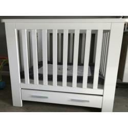 Witte hoogglans box met lade