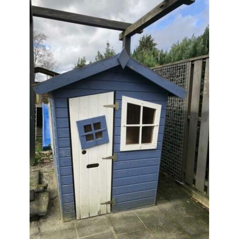Houten speelhuisje