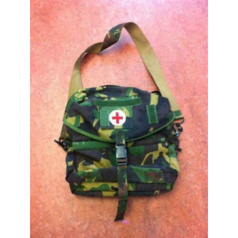 EHBO tasje uit Nederlands leger 2 soorten, groen+camouflage
