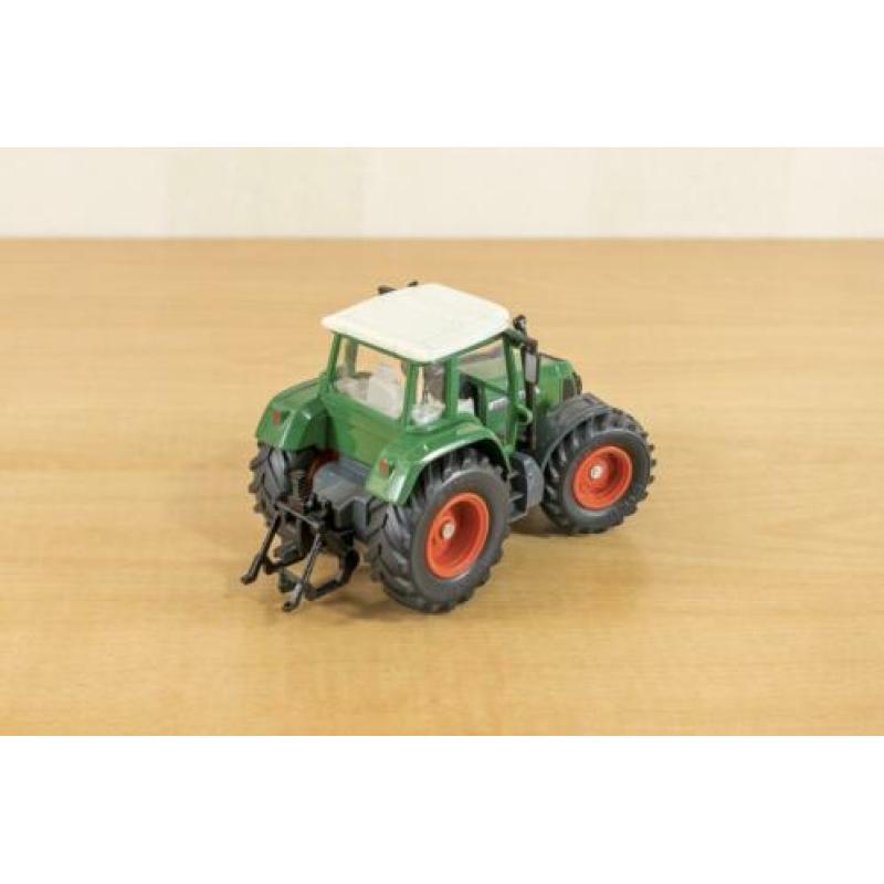 Siku 2965: Fendt Favorit 716 Vario (1:32)