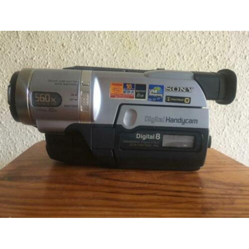 Sony digital handycam video camera recorder