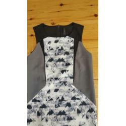 Zwart/grijs/witte Y-as jurk 36.