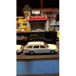 Mercedes taxi