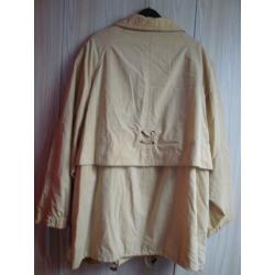 Maat 54. Pastel / vanille gele zomer jas met subtiele glans