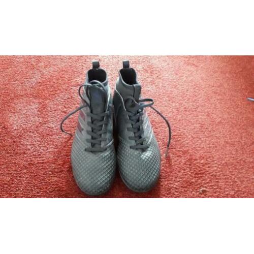 Noppen schoenen zwart Adidas maat 38,5