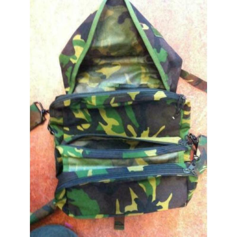 EHBO tasje uit Nederlands leger 2 soorten, groen+camouflage