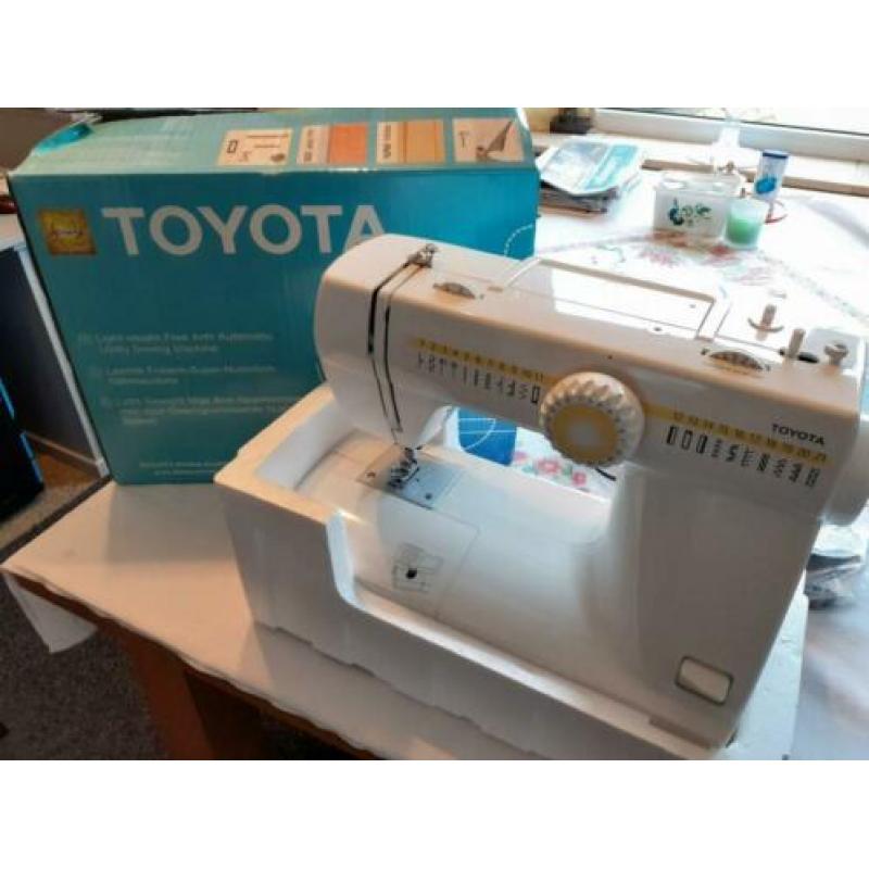 Toyota naaimachine , bijna nieuw
