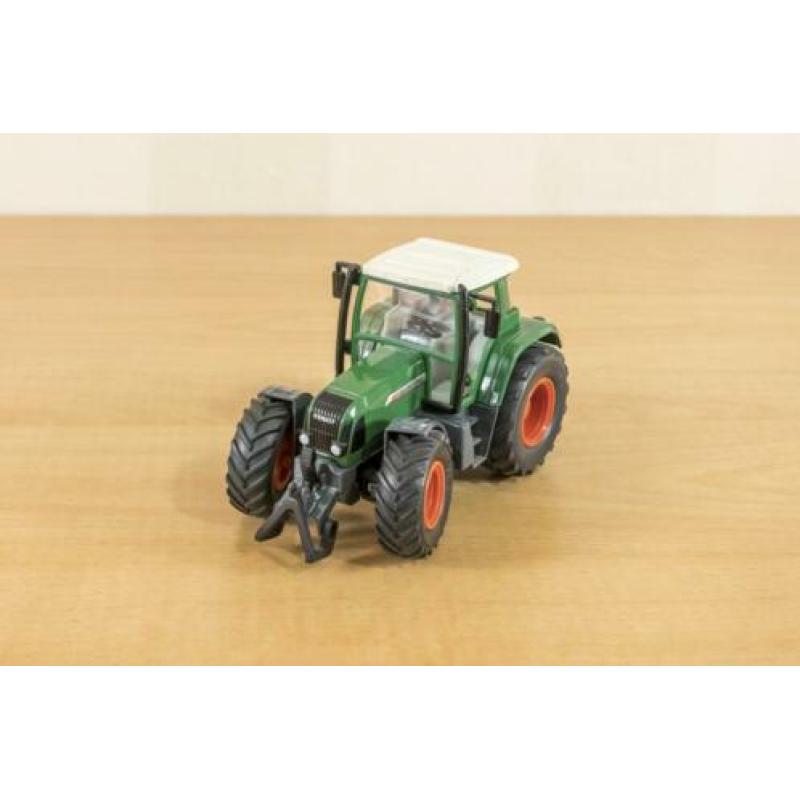 Siku 2965: Fendt Favorit 716 Vario (1:32)