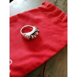 Uno de 50 ring. Nieuw maat 18. Heel apart.