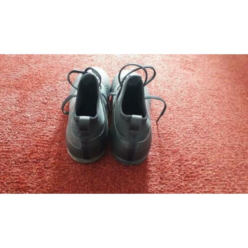Noppen schoenen zwart Adidas maat 38,5