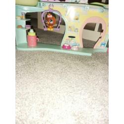 Grootste hui pet shop
