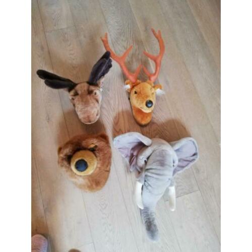 Pluchen dierenkoppen.