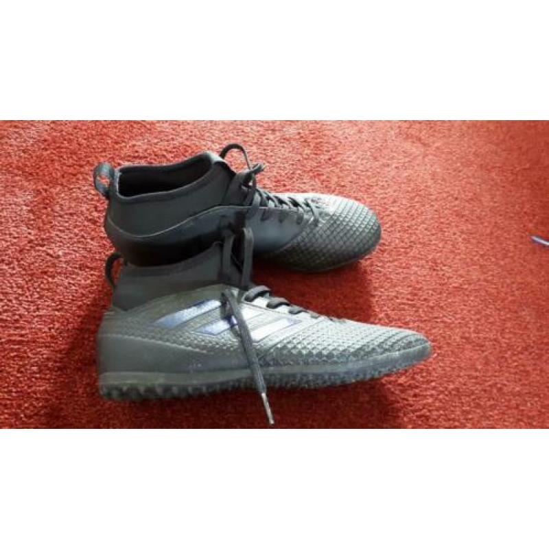 Noppen schoenen zwart Adidas maat 38,5