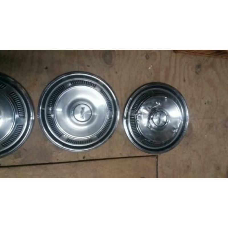 Set wieldoppen USA FORD FAIRLANE 1968. 14 inch.