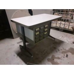 Oud Bureau afkomstig van bank