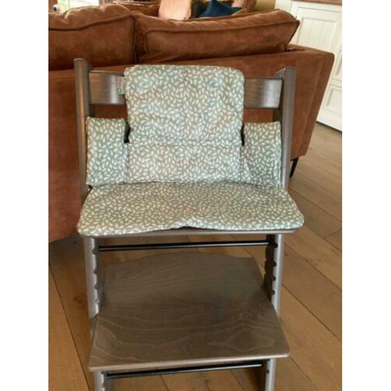 Mooie storm grey Tripp Trapp stokke stoel