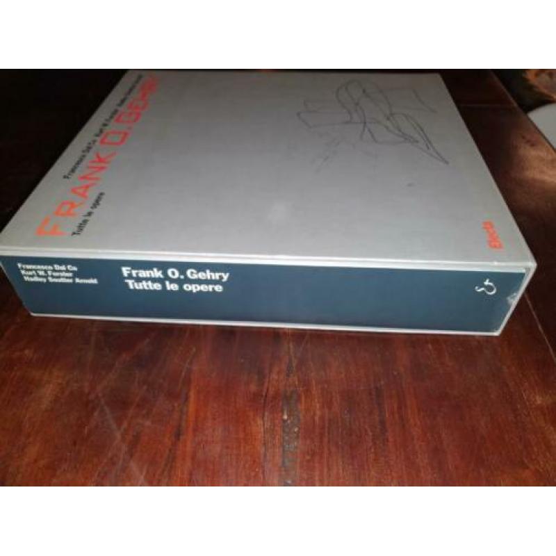 Frank O. Gehry Tutte le opere Electa ISBN 88-435-5964-8
