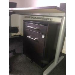 Bureau met bureaustoel