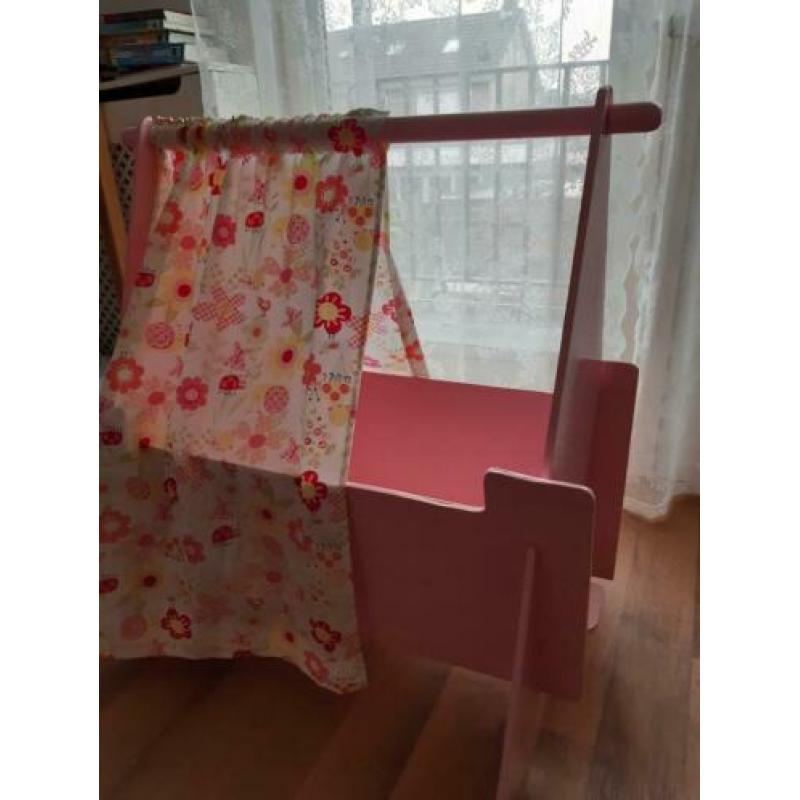 Poppenwiegje, poppenbedje