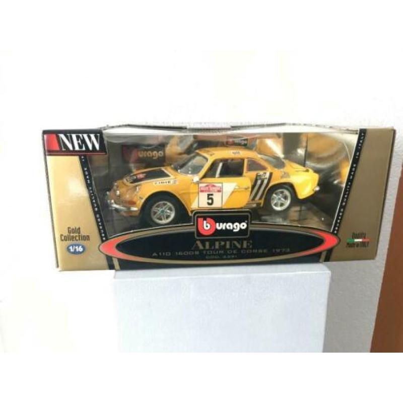 Bburago modelauto verzameling 1:18 (60+ auto's) te koop