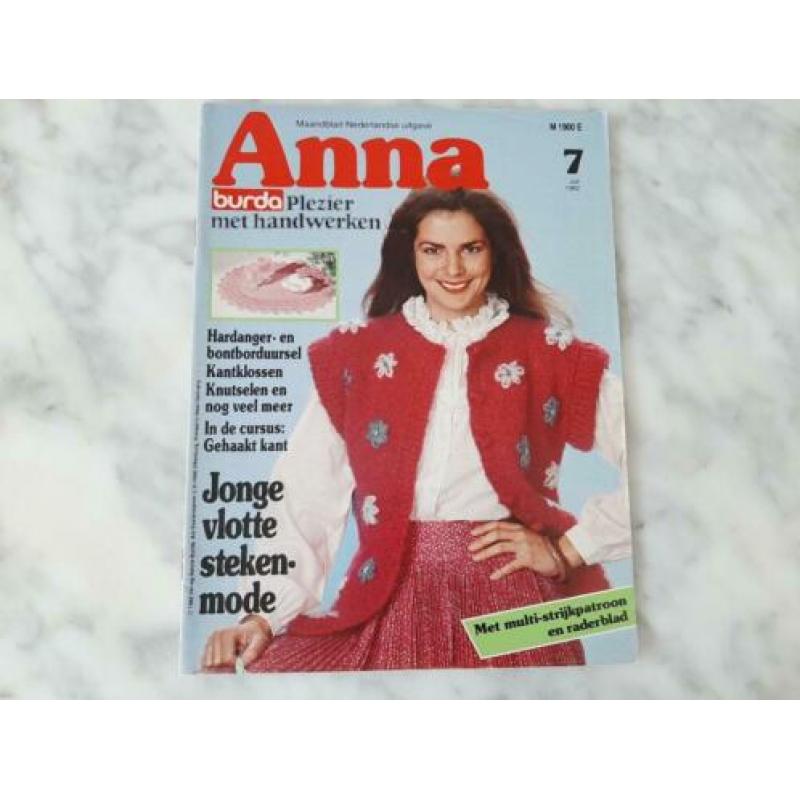 Anna handwerken, juli 1982, cursus gehaakt kant e.a.