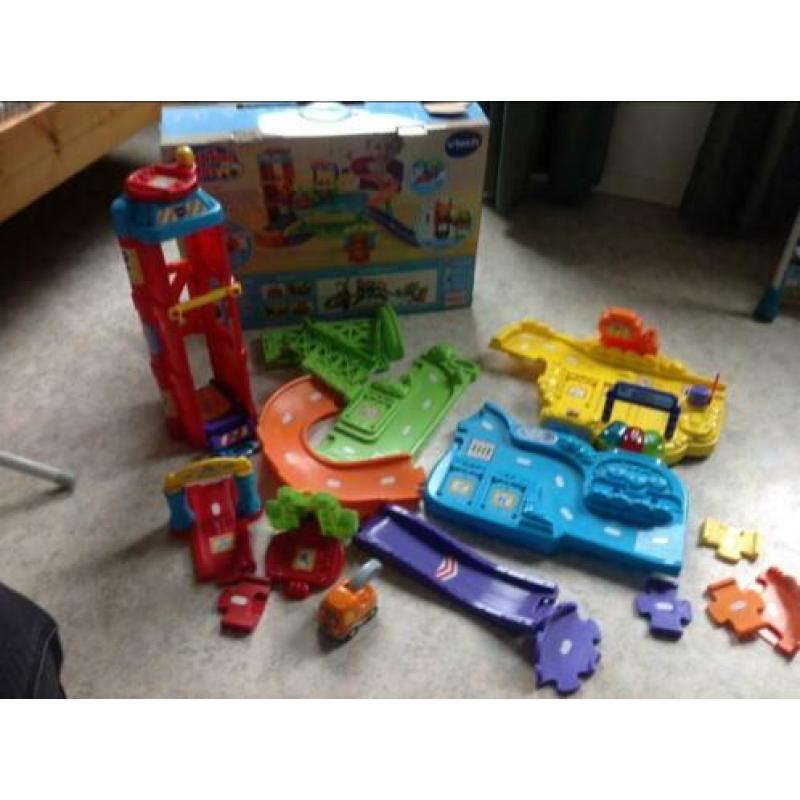 Toettoet garage met een auto inbegrepen.
